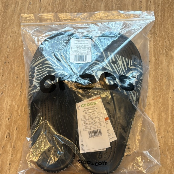Crocs Classic Animal Remix Slide. Men’s 9/Women’s 11. New with tags. Zebra. - Picture 8 of 9